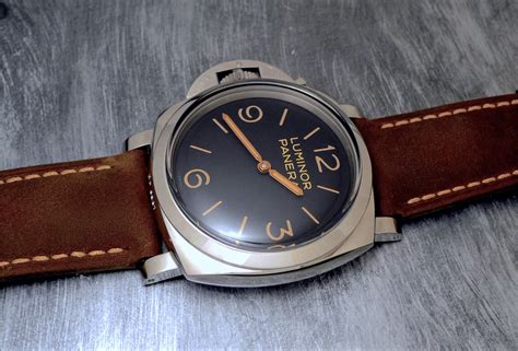 panerai 372 vs 557|pam 372 for sale.